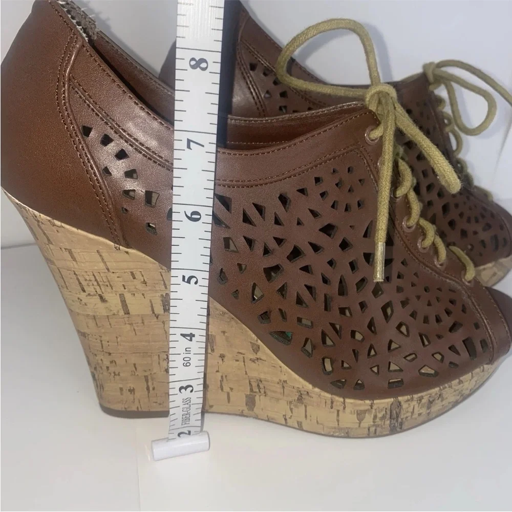 Women's Brown Lace Up Wedge Sandals Size 10 Peep Toe shoes